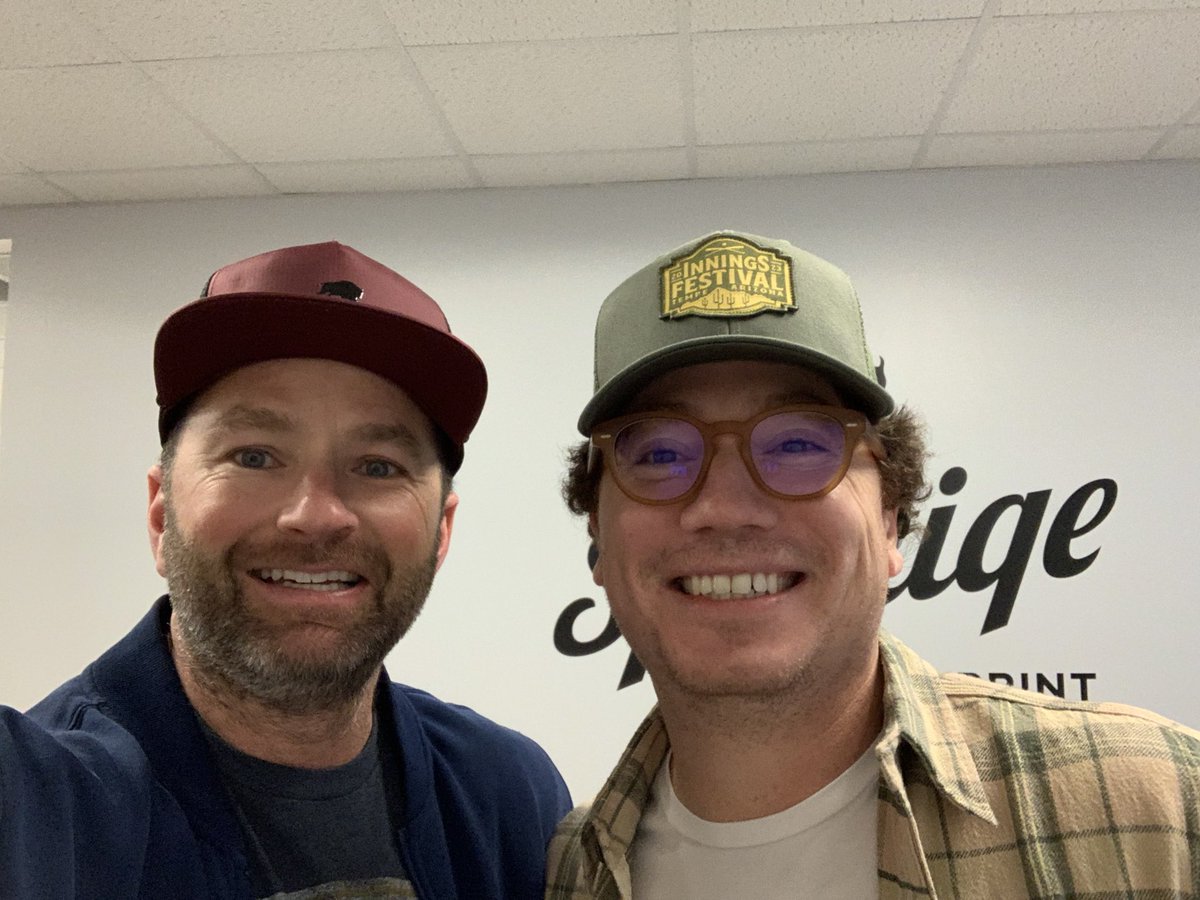 RycroftMark's tweet photo. Great night hanging with my bud @Jason_SPORTIQE His apparel company is the best there is @SPORTIQE I got the full company tour tonight! Go Avs vs Preds tomorrow 1 pm Denver time! https://t.co/7Z9CwZ30tw