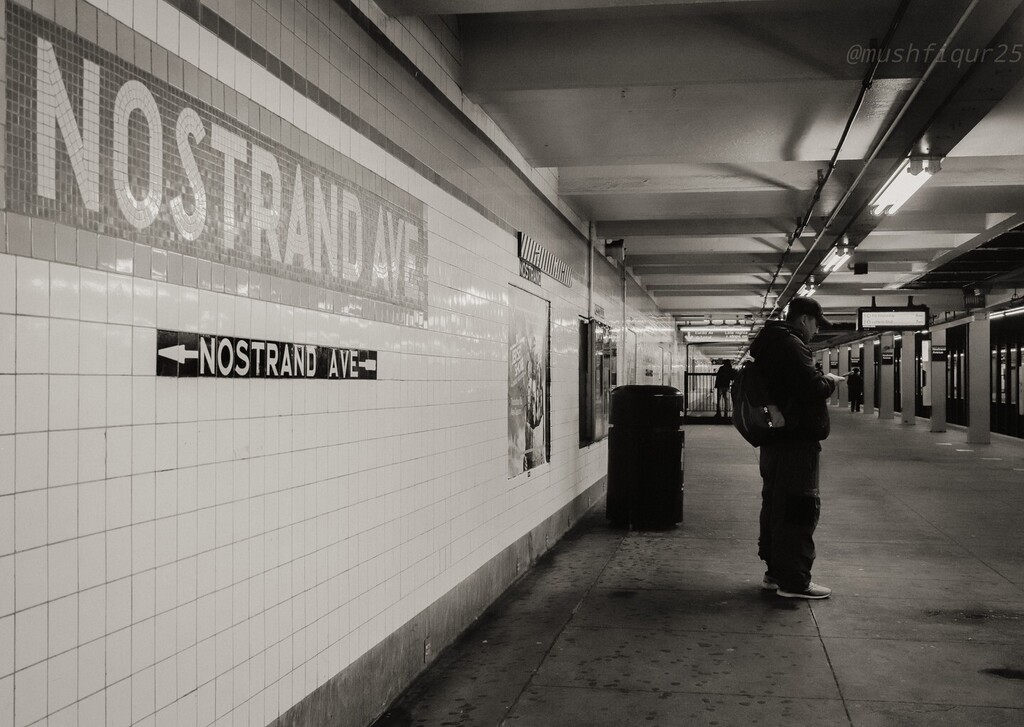 on my way...
-
-
#waiting #for #train #subway #subwaycreatures #blackandwhite #subwayphotography #streetphotographer #streetphotography #nycstreetphotography #nycstreets #leadinglines instagr.am/p/CqPSJWKO9Jq/