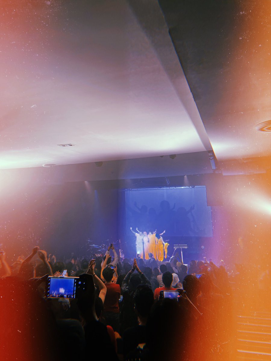 Giizz_Tv's tweet photo. Emoción infinita por tener a @DescartesaKant de regreso y ante un nuevo mundo por descubrir en forma de canciones. 

Les quiero un chingo y valoro mucho que sigan aquí, transformando todo en música. 💛🧡 https://t.co/v7M96vPEBZ