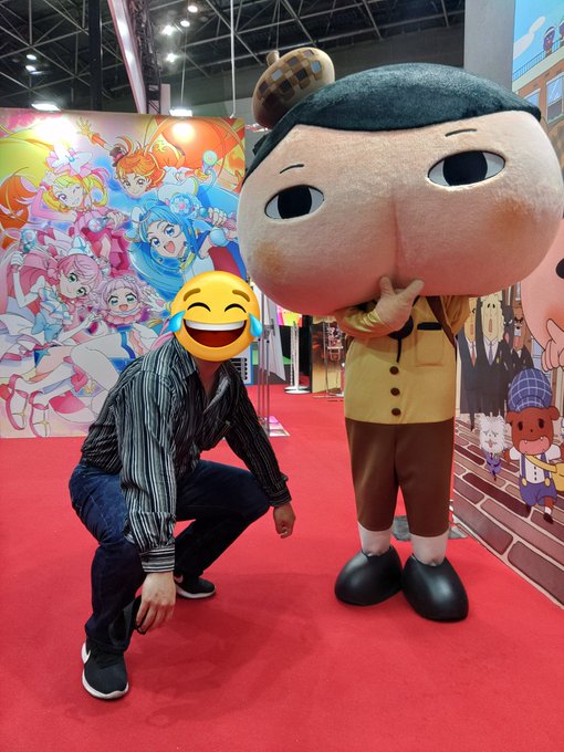 アニメエキスポきましたなぜかおしりたんていと一緒に写真を撮ってもらっちゃった… 