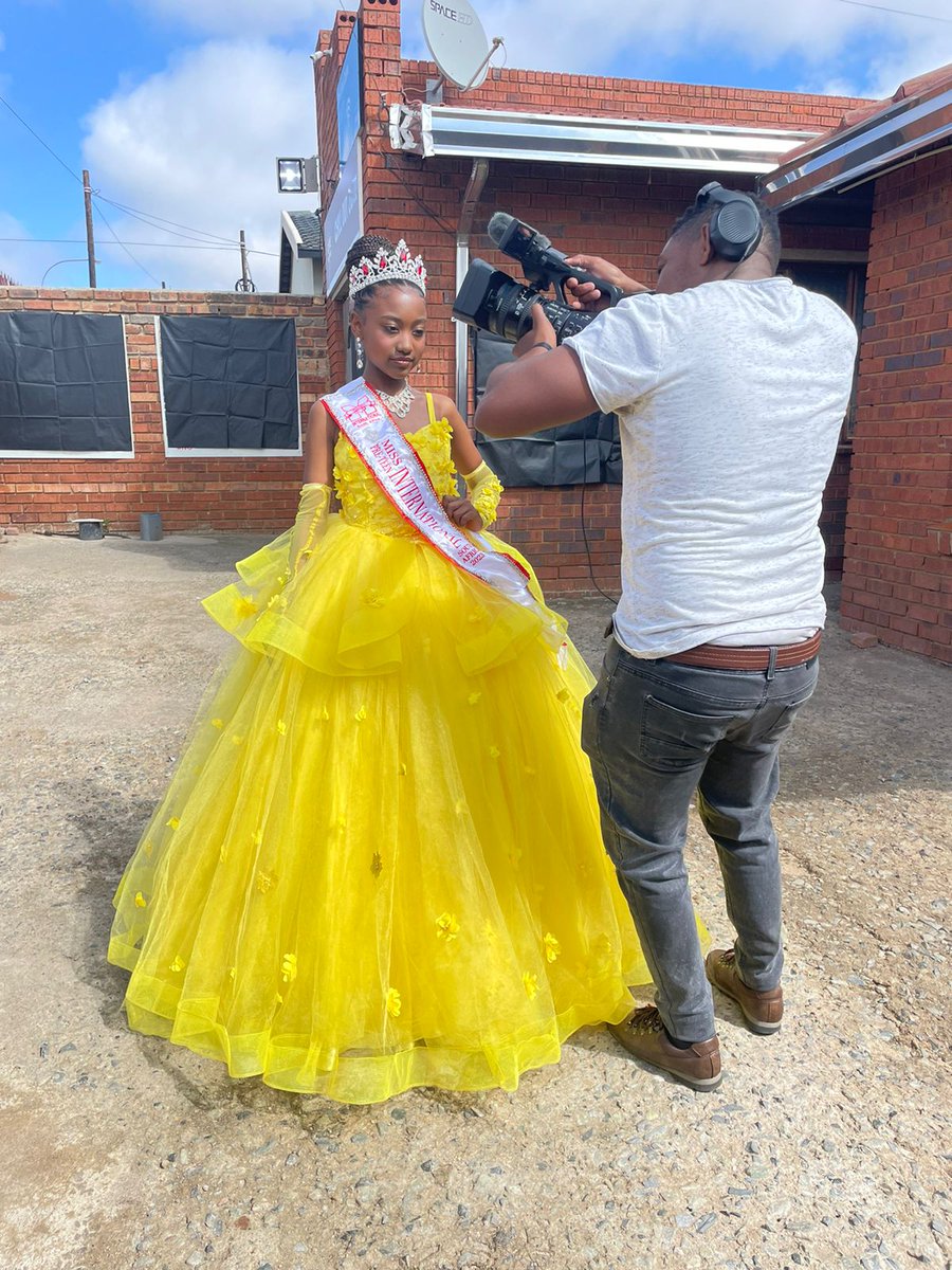 IzindabaZethu's tweet photo. Namhlanje ezindabeni sivakashele uzime osemcane eSoweto. Thola kabanzi ngaye ezindabeni zethu kusihlwa ngehora lesikhombisa ku Mzansi Wethu channel 163. #izindabaku163 #NewsOnWethu #Channel163 https://t.co/1CuiYgT3Cb