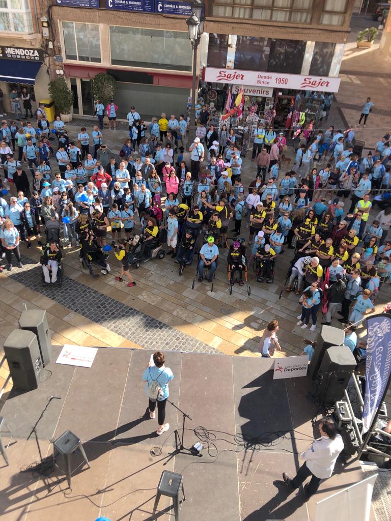Newrona_Com's tweet photo. #LaMareaAzul  de 
#Cartagena sale a la calle para visibilizar que #autismosomostodos https://t.co/AtT0gIgQuS
