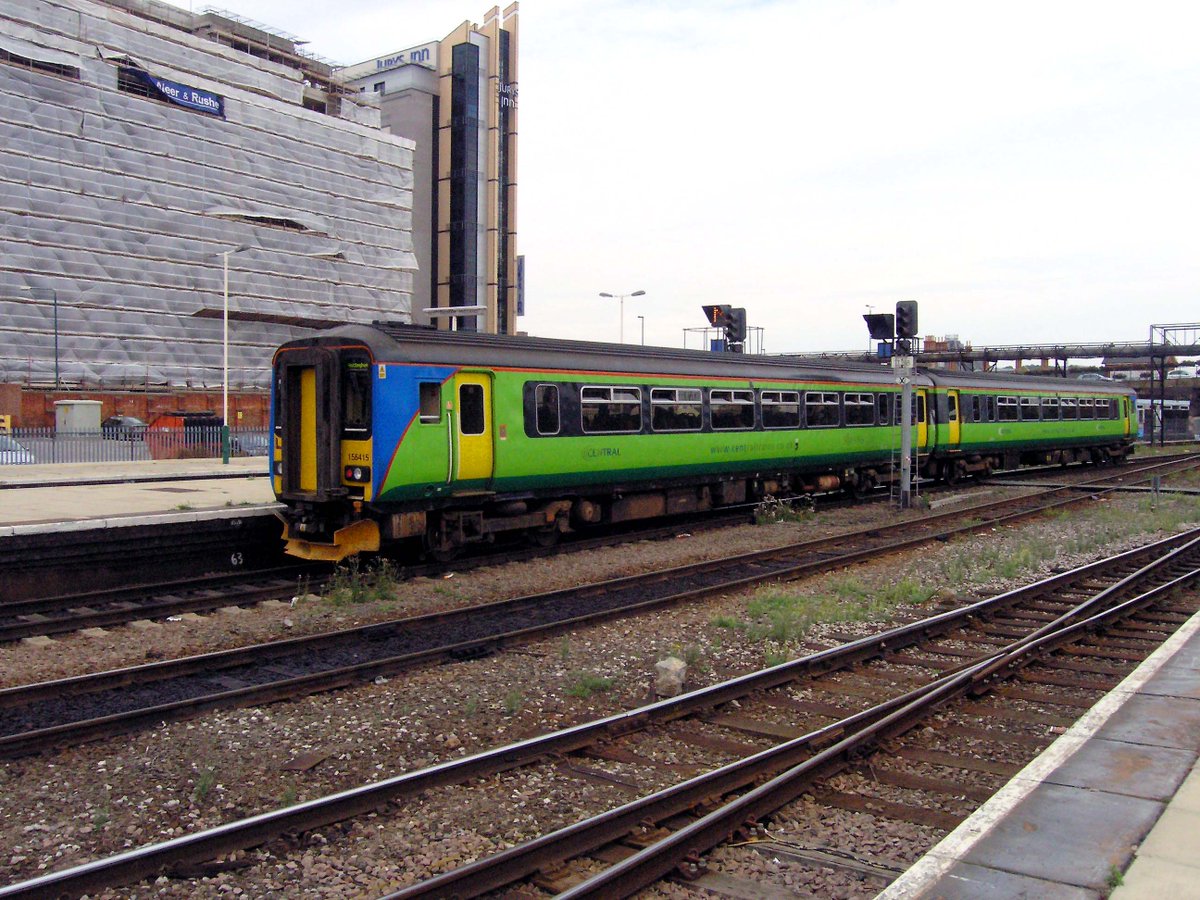 mavmaramis's tweet image. &quot;It&apos;s an old livery but it checks out&quot;
156415. Class 156 Metro-Cammell Super Sprinter. Central Trains livery. Photo: Nottingham, 08.08.2006. #railway #DMU #Class156 #Sprinter #SuperSprinter #MetroCammell #CentralTrains #Nottingham @NamiHusky