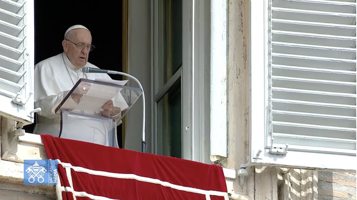 VaticanNews's tweet photo. "Jesus invites us not to stop believing and hoping, not to let ourselves be crushed by negative feelings. He approaches our tombs and says to us, as then: 'Take away the stone'."

#PopeFrancis #Angelus https://t.co/Hh2A2KP1ga