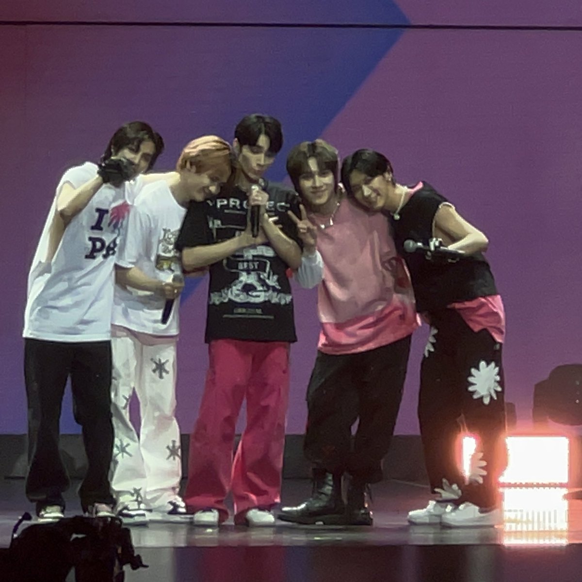 philconcerts's tweet photo. The cutest 🥹 WayV tonight for #WayV_Phantom_in_MANILA @dnmentph https://t.co/mCjZjJQRyR