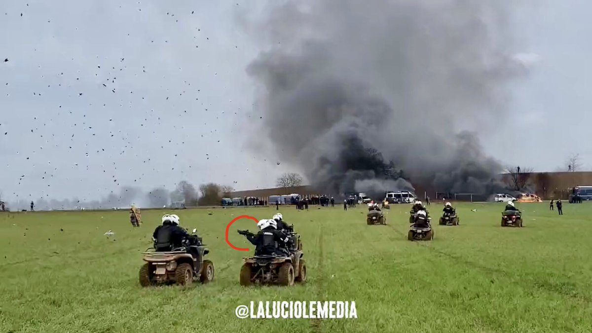 SophroCay's tweet photo. @WhiskyInTheJar6 Ces Quads ont la seule utilité , le déplacement d’un point à l’autre sur tt terrains ; surement pas pour les chevaucher et tirer en même temps ceci sans précision , visant tout ce qui bouge. https://t.co/jwZoIQ7bVX