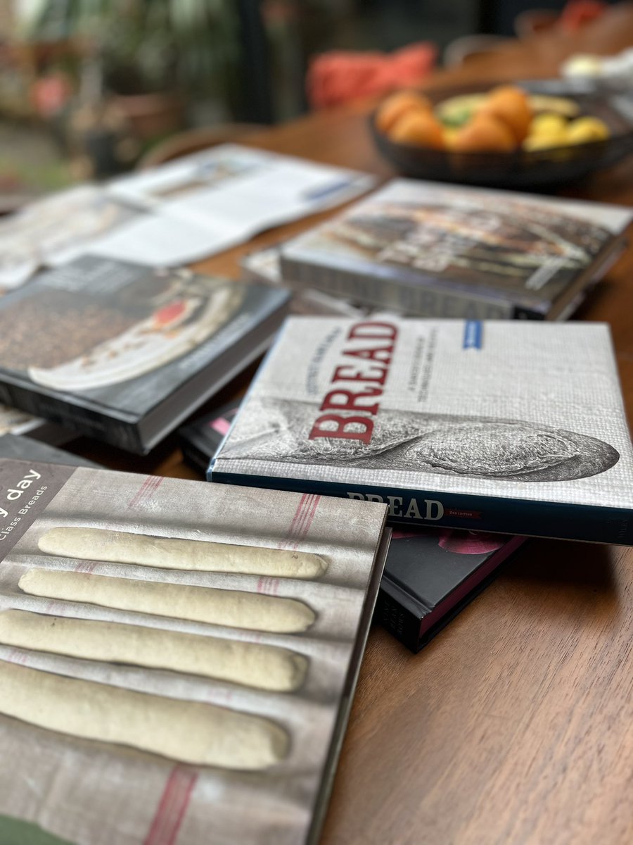 BreadmanWLKG's tweet image. Setting the scene this morning for our #breadmanwalking 3rd #sourdoughclass this year . 
Flip chart ✅
Coffee on tap ✅
Brekkie/brunch/buns for breaktime ✅
Reading material ✅
#irishfoodie #bakingclass