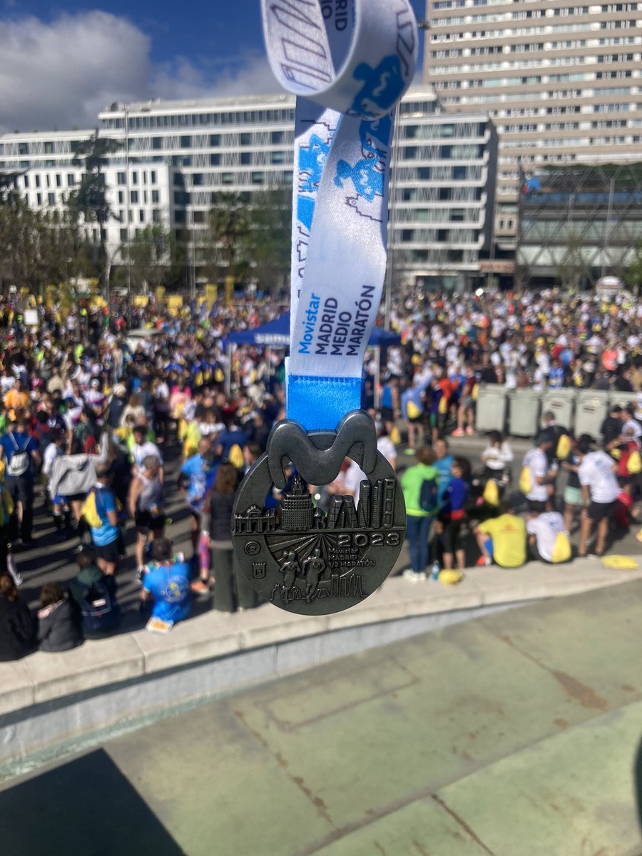 jgarcsas's tweet photo. #mediomaratonmadrid2023 #movistarmadridmedio23
Otro año más corriendo el medio maratón de Madrid. Carrera muy bien organizada con un ambiente y animación inmejorable. Disfrutando hasta el km 15… luego ya modo supervivencia ON https://t.co/DVwgNesl8C