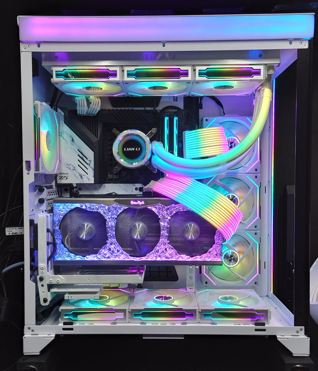 lth_go's tweet photo. CPU intel 13900kf 殻割り液体金属化 全Pコア5.8Ghz 全Eコア4.6Ghz
マザー ASRock Z790 Taichi Carrara
メモリ G.Skill Trident Z5 RGB 6200Mhz
M.2 WD_Black SN850X 
ケース LIAN LI pc-o11d-rog 天板カスタム
VGA Palit RTX 3080 Ti GameRock
購入当時の総額約75万円です
#ししろんのPC選手権 https://t.co/tJMfP1Bzh9