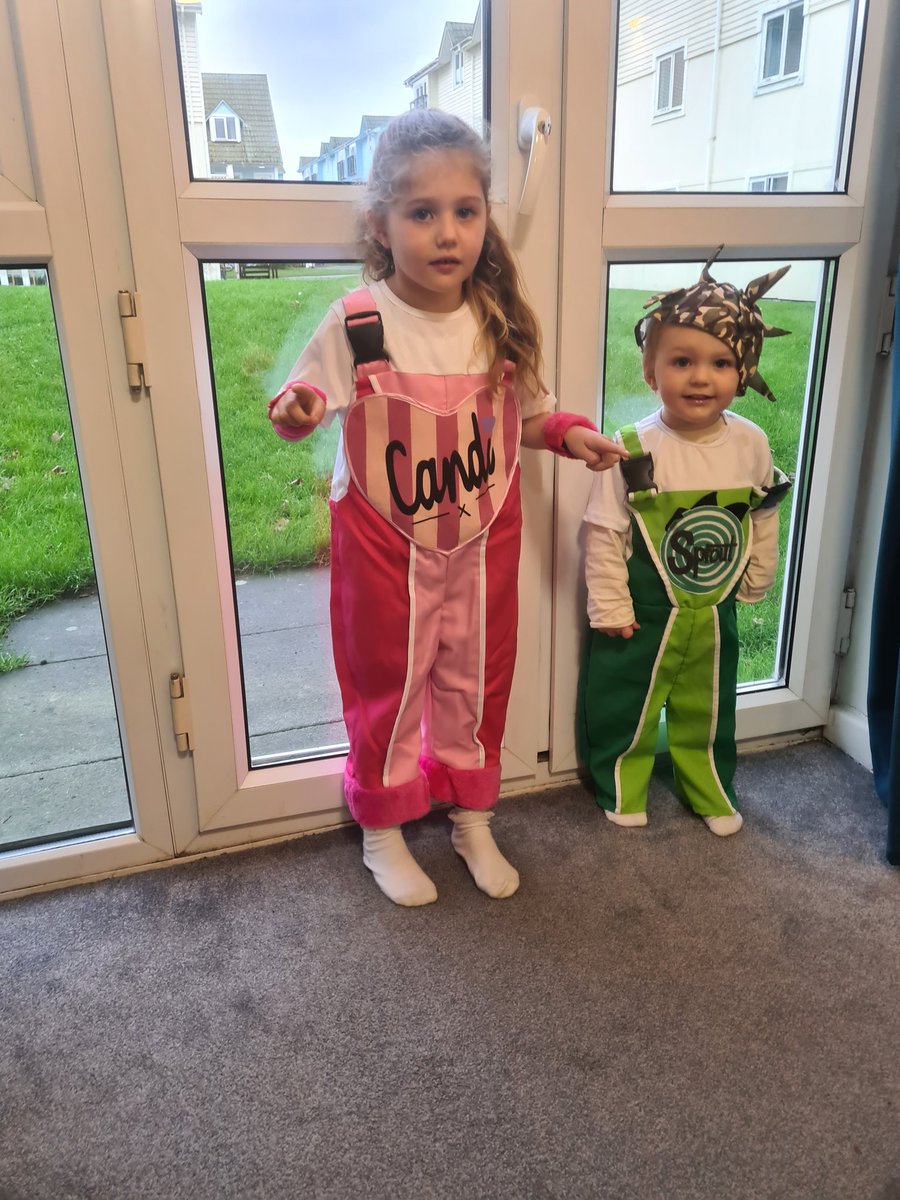 wills248's tweet photo. @Butlins The kids pestering to go back 5 minutes after we have left 😂🙈 and of course meeting our heros! #ReadyToButlins https://t.co/Hv95nRlB9b