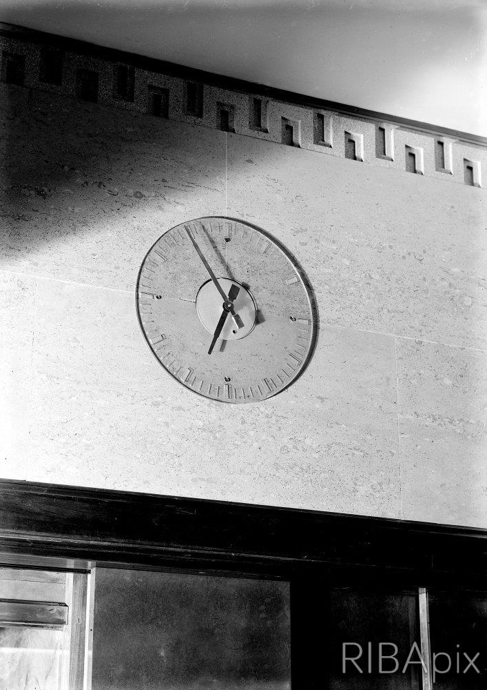 mod_in_metro's tweet image. British Summer Time is officially here, and to celebrate we thought we would have a Virtual Tour of our favourite clocks and clock towers. So let&apos;s go, as time waits for no one.. (Clock from RIBA Building, RIBApix)