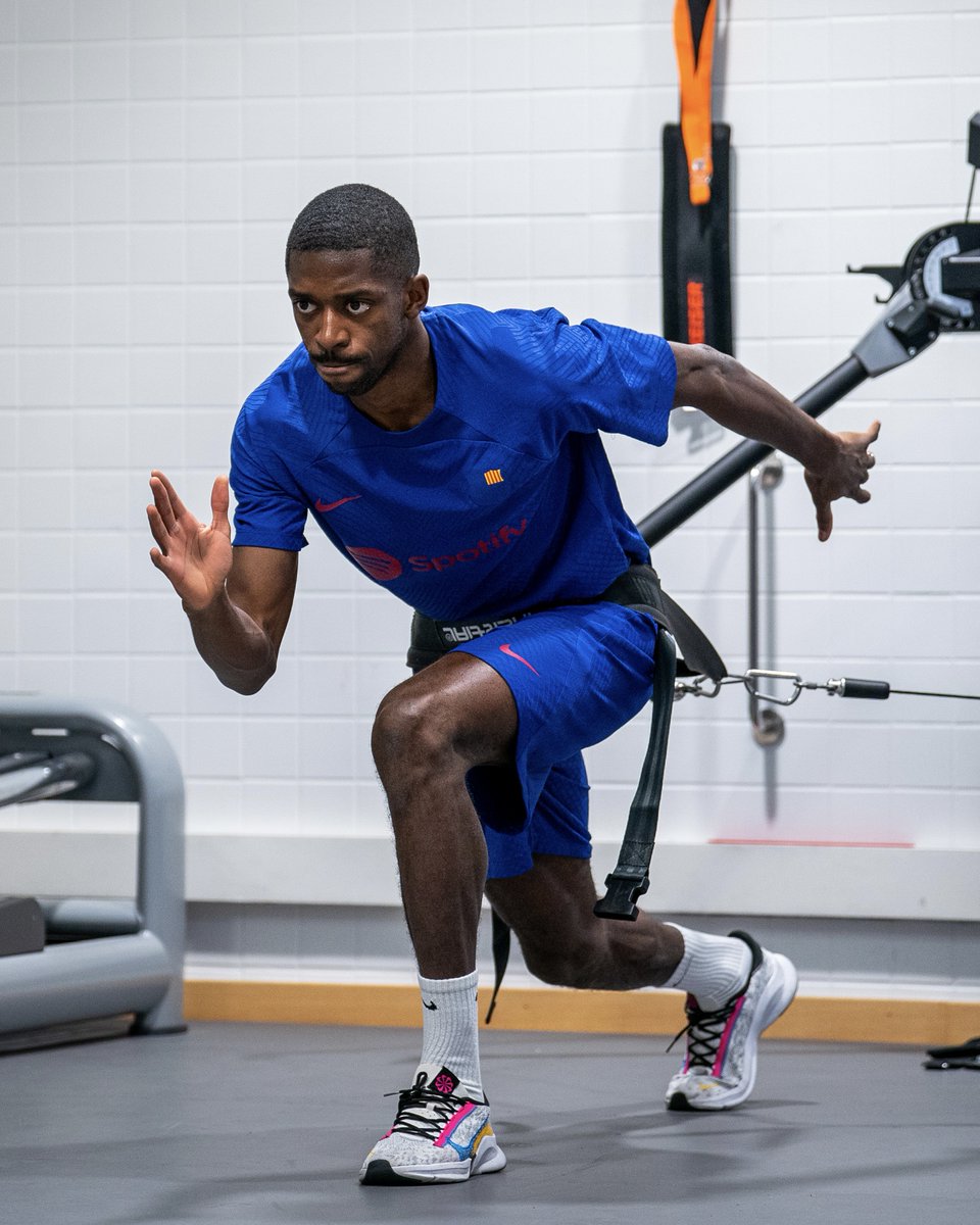 FCBarcelona's tweet photo. 💪 Som-hi, Ousmane! 💙❤️ https://t.co/D8hqJhPuhb