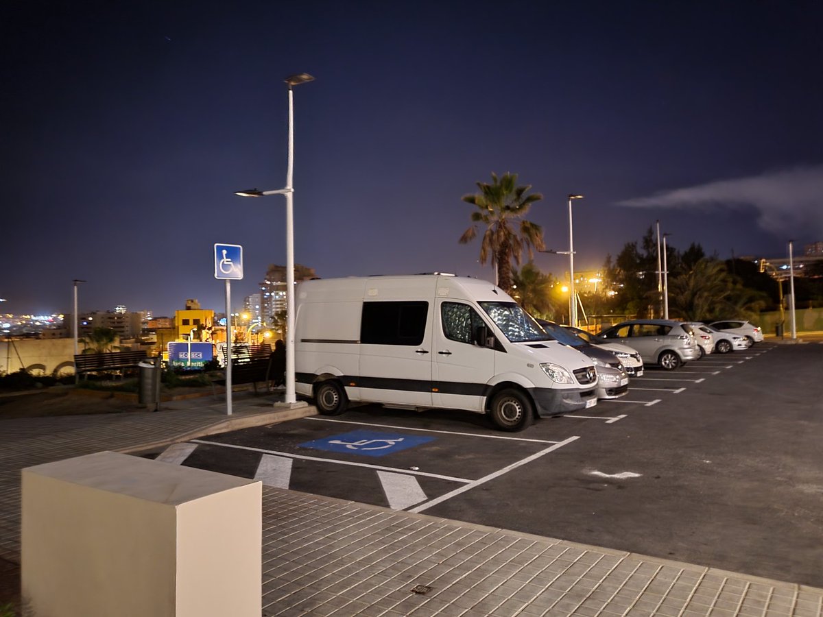 snidergc's tweet photo. @AyuntamientoLPA la calle Sofía Navarro Bello totalmente a oscuras, zona por la noche bastante insegura llevamos tiempo reclamado que pongan la luz. https://t.co/LUJoM9Upof