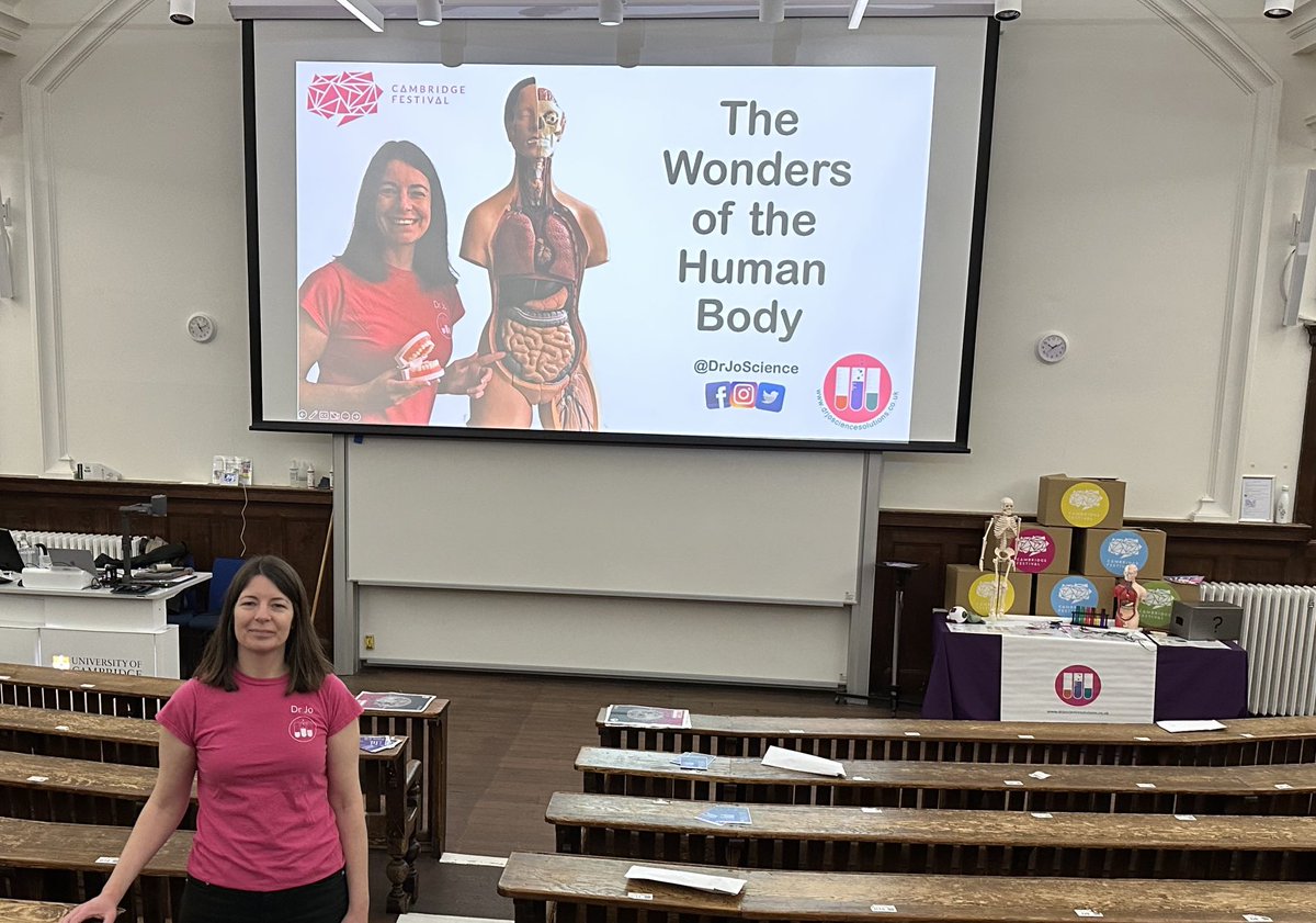 DrJoScience's tweet image. All set up ready for my #WondersOfTheHumanBody at ⁦@Cambridge_Fest⁩ #AutismFriendly session this morning 🙌 🫀🧠🫁👁️🦻👅