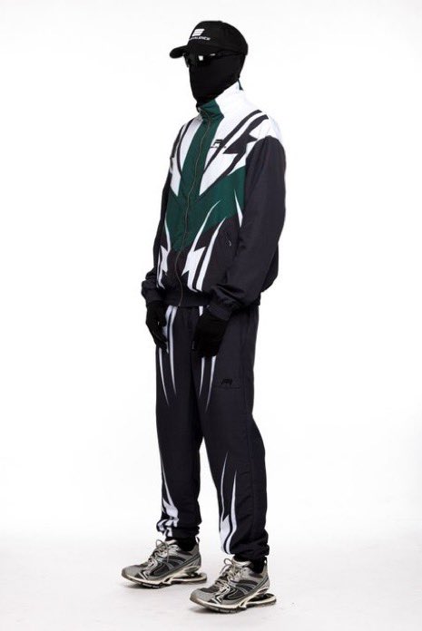 CreatorsCluboff's tweet photo. 💥 TRACKSUIT @ambvlce dispo à 18h !

100 pièces
Veste : 110€
Pantalon : 85€ https://t.co/j7LjW82Xcp
