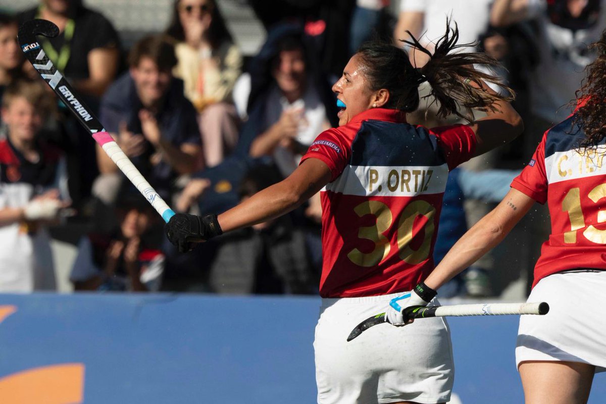 ¡¡¡CAMPEONAS!!!
Victoria 0-2 contra el Club de Campo en la final de la Copa de la Reina gracias a goles de Paula Ortiz y Flor Teves.
