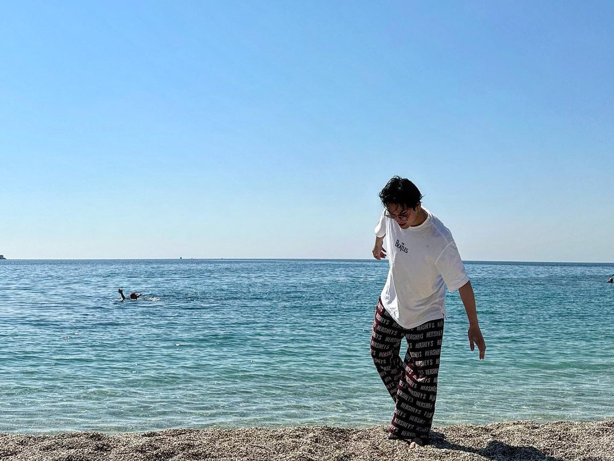Drowning_L's tweet photo. 화들짝.놀라서 인스타지움 https://t.co/Ugmg8H51KI