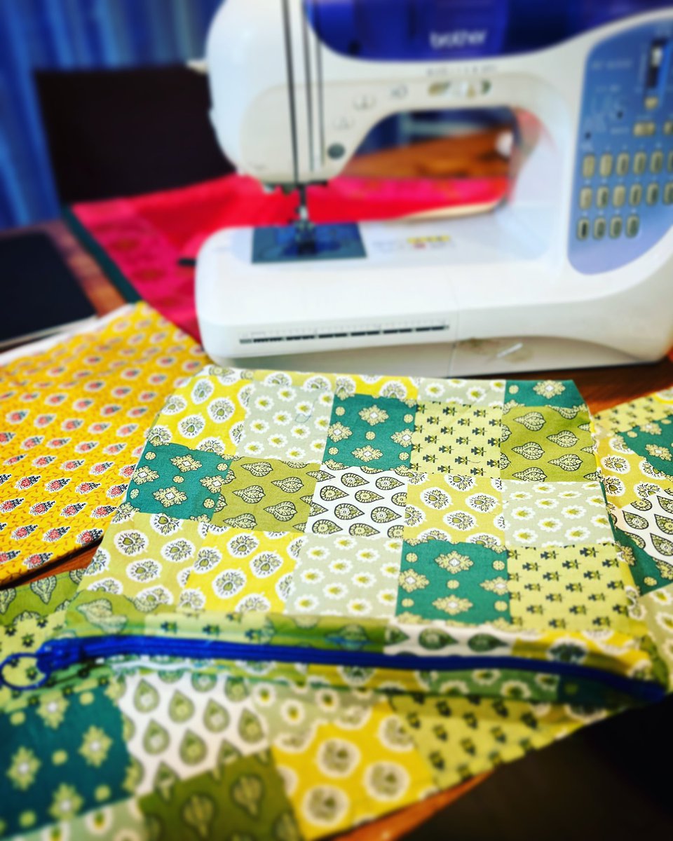 emmachako's tweet photo. 久々にミシン出して小物入れ作り。
#ソレイアード
#soleiado https://t.co/SYIPTr4N3j