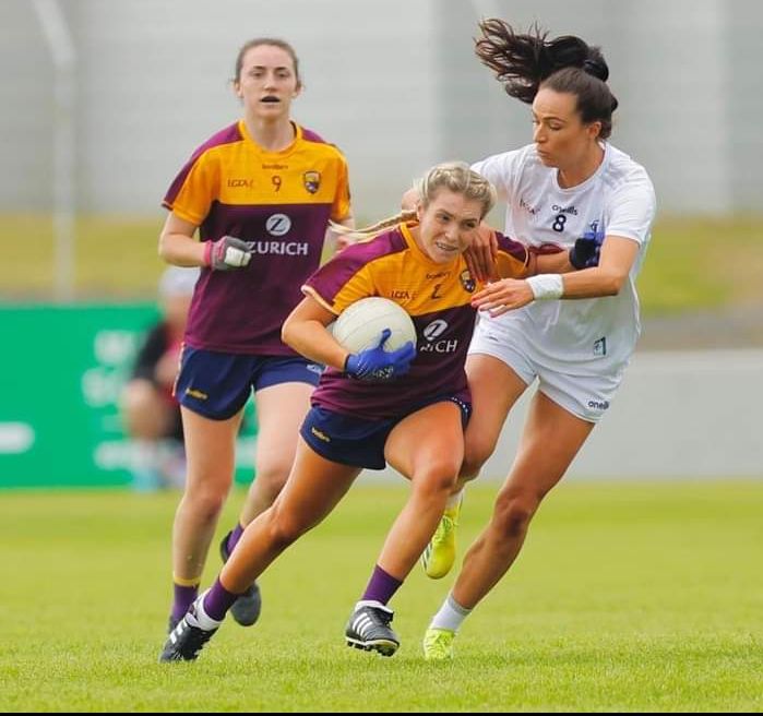 We welcome @WexLadiesFoot to Hawkfield @ 2pm for a top of the table clash where a win or draw for Diane O Horas side will see them advance to the league final on April 16th. Tickets are available at the gate. Live stream link ⬇️ bit.ly/3k9k8CB #SeriousSupport #COYGIW