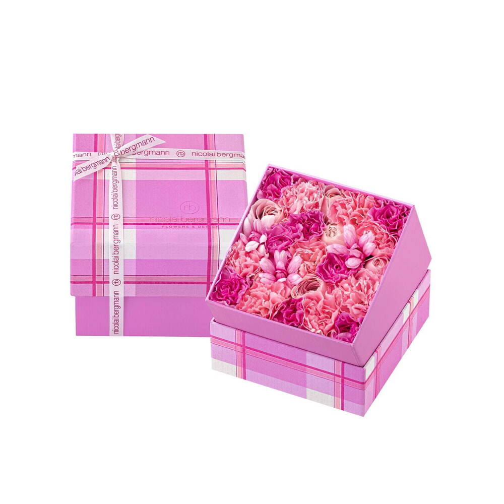 ニコライ バーグマン「母の日」限定フラワーボックス、鮮やかピンクのカーネーション＆ローズ 