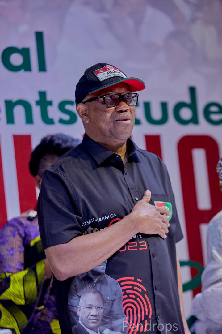 PO_GrassRootM's tweet image. If you love this man like and retweet. Let&apos;s get him 5k likes and 3k retweet a hero such as this must be celebrated. @PeterObi we appreciate you sir.