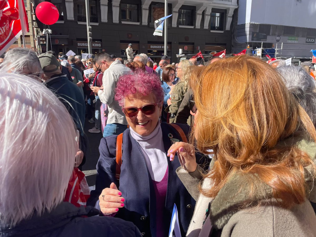 Otro domingo más, los madrileños vuelven a dar ejemplo en defensa de su Sanidad Pública. 

Otro domingo más, los socialistas les acompañamos para reclamar que Ayuso no desmantele nuestros servicios públicos. 

¡Ya queda menos para mayo!