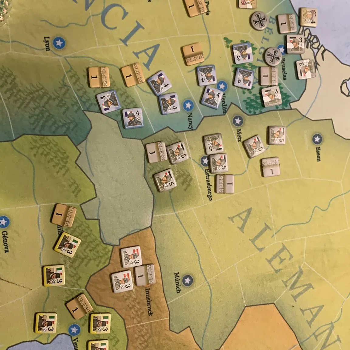 ClubDreadnought's tweet photo. El Downfall of Empires está resultado una grata sorpresa en el grupo de wargameros: no muy complicado, vistoso, se puede jugar en dos tardes.... Ya llevamos un montón de partidas. 😏
Envianos MP si quieres probarlo.
#clubdreadnought #wargames #iww #downfallofempires #doitgames https://t.co/zU1dUcETyR