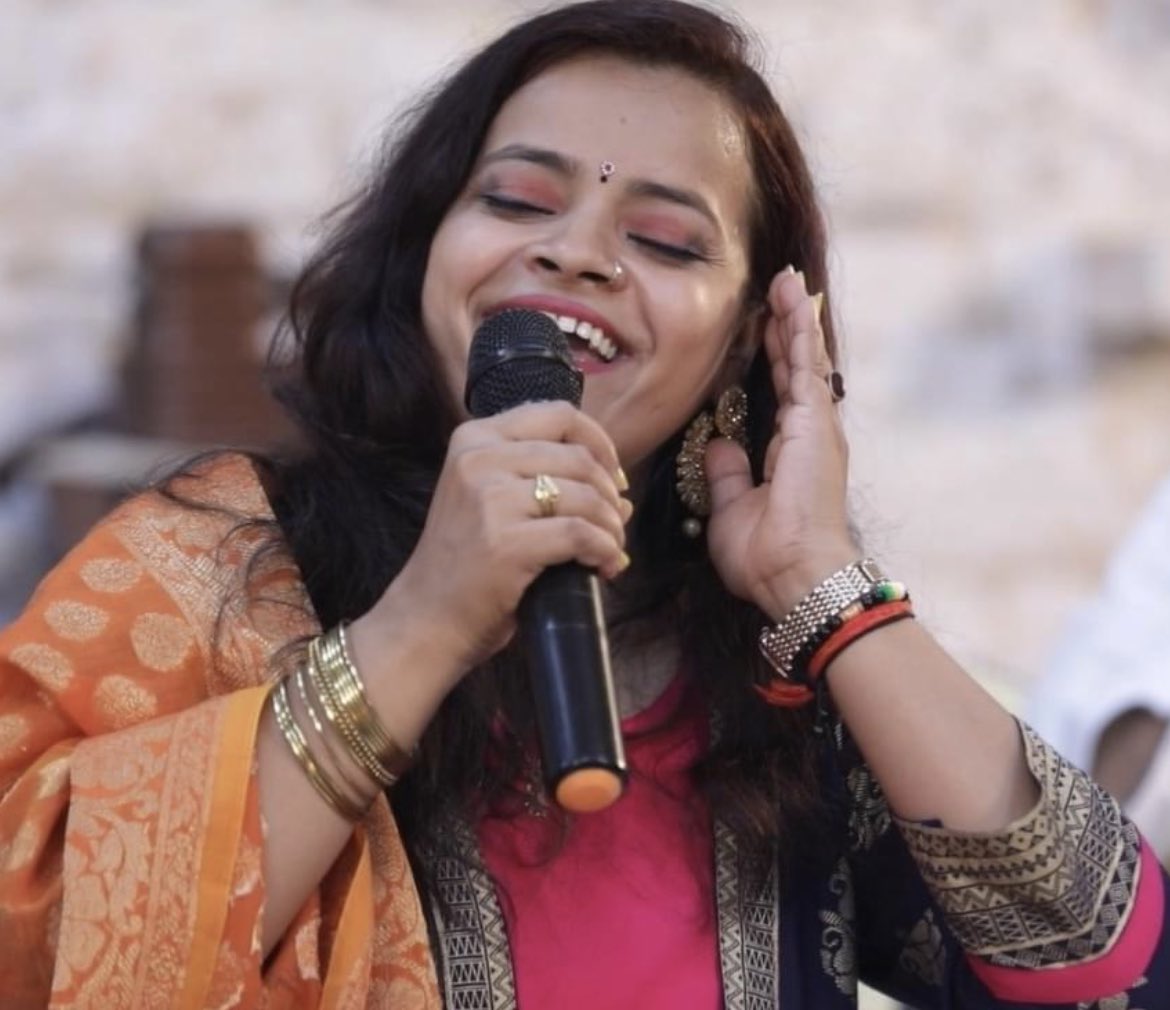 sonukishor95's tweet photo. जनमदिन के आनघा बधाई @chandanfolk दीदी ❤️😊 https://t.co/7w7vEAZ7Ee