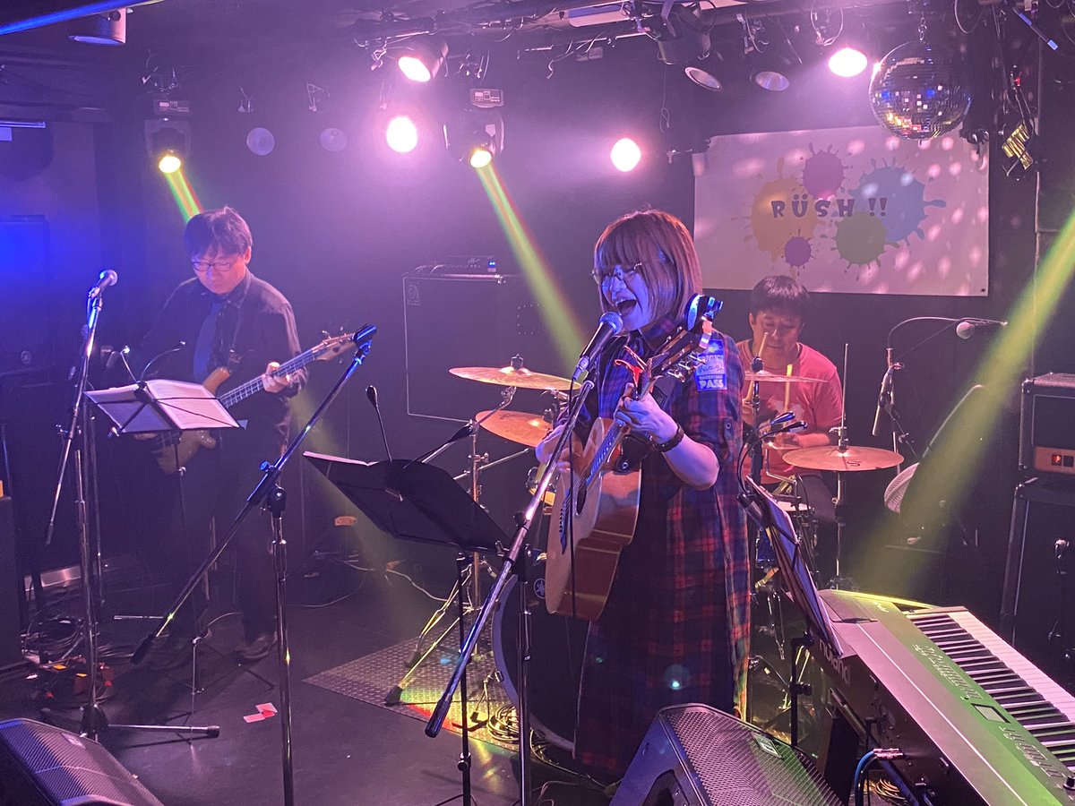 LLa20020629's tweet photo. 果てしない3人
#LLa24
#aiko
#aikoコピバン https://t.co/Jbys0MPX4g