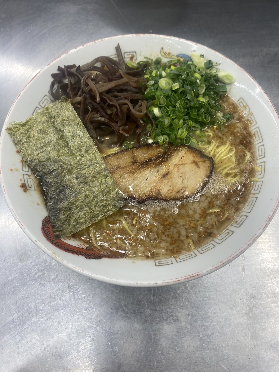 tudanumahonten's tweet photo. 本日天気は悪いですが、
南木商店元気に営業中です。
まだまだネギ盛りサービスやってます！
「Twitter見たよ😁」で
1.5or 2倍で提供します。
ご来店お待ちしてます。
#南木商店 ＃津田沼 ＃豚骨 ＃ラーメン
＃ネギ #拡散希望 #アルバイ募集 https://t.co/AFu19bp0wW