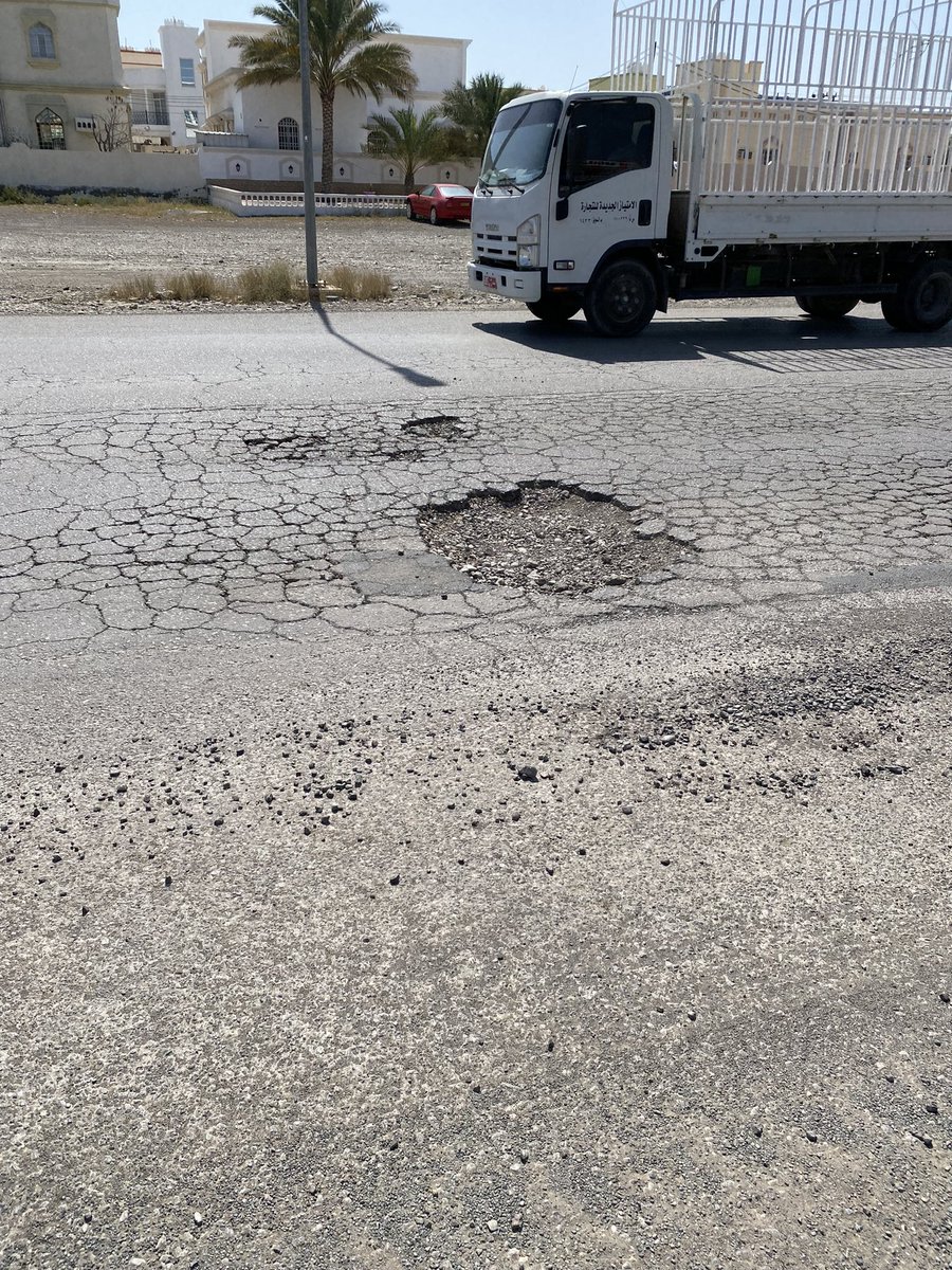 AlBurtamani's tweet photo. حفرة كبيرة وخطرة على السيارات في صناعية المعبيلة مقابل محمد رياض لمواد البناء ادت الى انفجار الاطار، لم لا تكون هناك متابعة دورية من البلديات أو فريق صيانة يتلقى بلاغات وجود الحفر والقيام بمعالجتها فورا؟
@MctMunicipality @M_Municipality https://t.co/QIvHXeVyzq