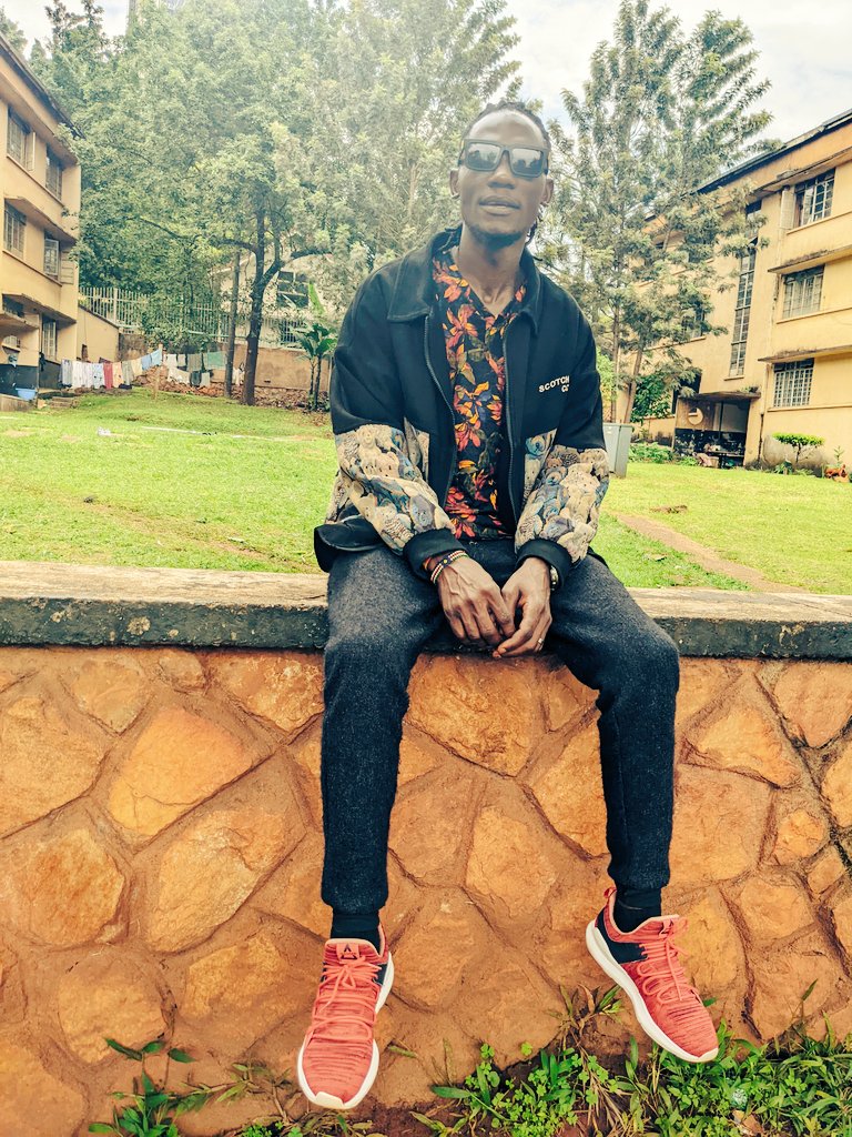 KatikamuS's tweet photo. Joshlocs wishes U 
Happy Sunday.abasilamu mwebale kusiiba #imabadblack https://t.co/Mnlf1HPKfF