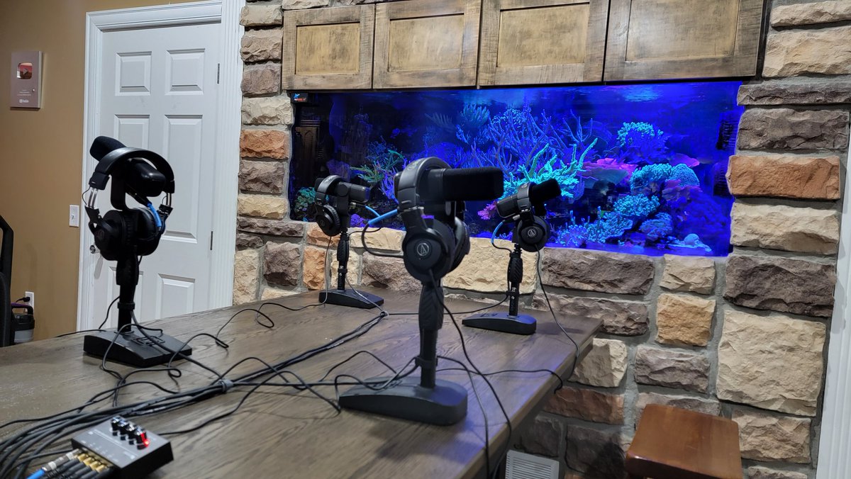 EricMarsi's tweet photo. The #Commsvnext @CommsvNext Podcast powered by @VulTechSol is ready! Did a test for/at my buddy Drage's this evening. Minus a few minor things, we are ready to go!

Check out the demo here: https://t.co/drsP3dWX39 https://t.co/kdefwMA7EQ