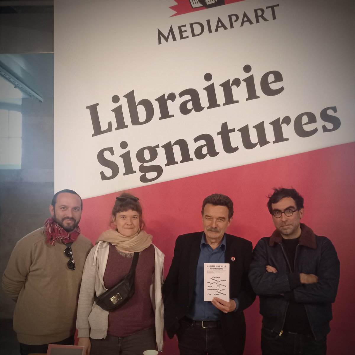 Hier aux 15 ans de @Mediapart avec @MickaCorreia qui a préfacé notre livre, nous avons présenté notre livre à @edwyplenel qui connait bien l'histoire et l'actualité de Douarnenez.
@ed_ducommun #unevuesurmerpourlesprecaires