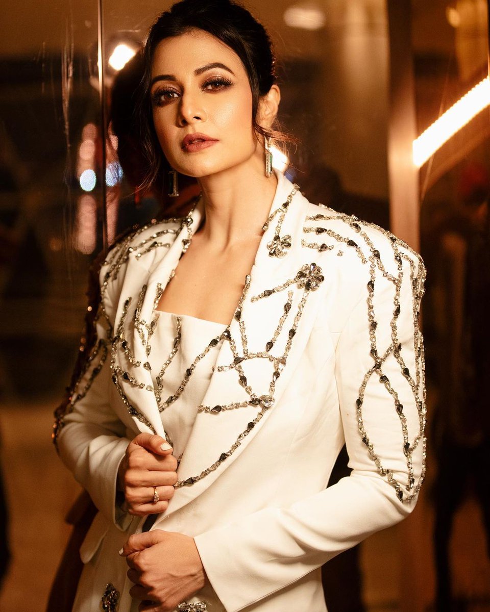 YourKoel's tweet photo. SPARKLE !!!!!!🌟⭐️💫⚡️✨ https://t.co/NnYpahzBMh