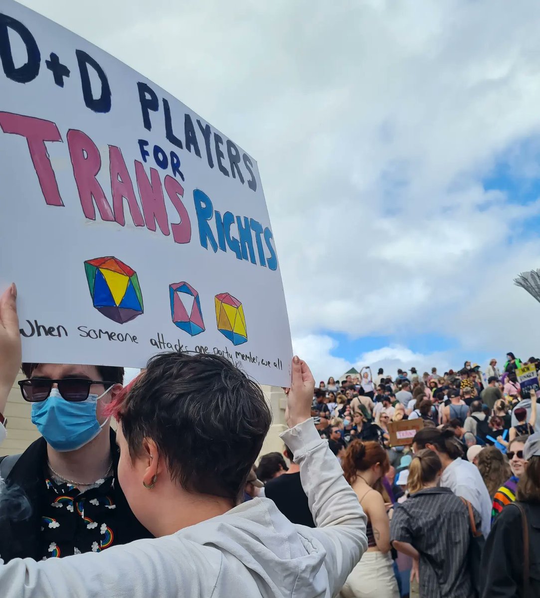 Love wins! Absolutely glorious turnout at 
Civic Square this afternoon 🏳️‍⚧️🏳️‍🌈💜 @QueerEndurance #LoveNotHate #TransRightsAreHumanRights