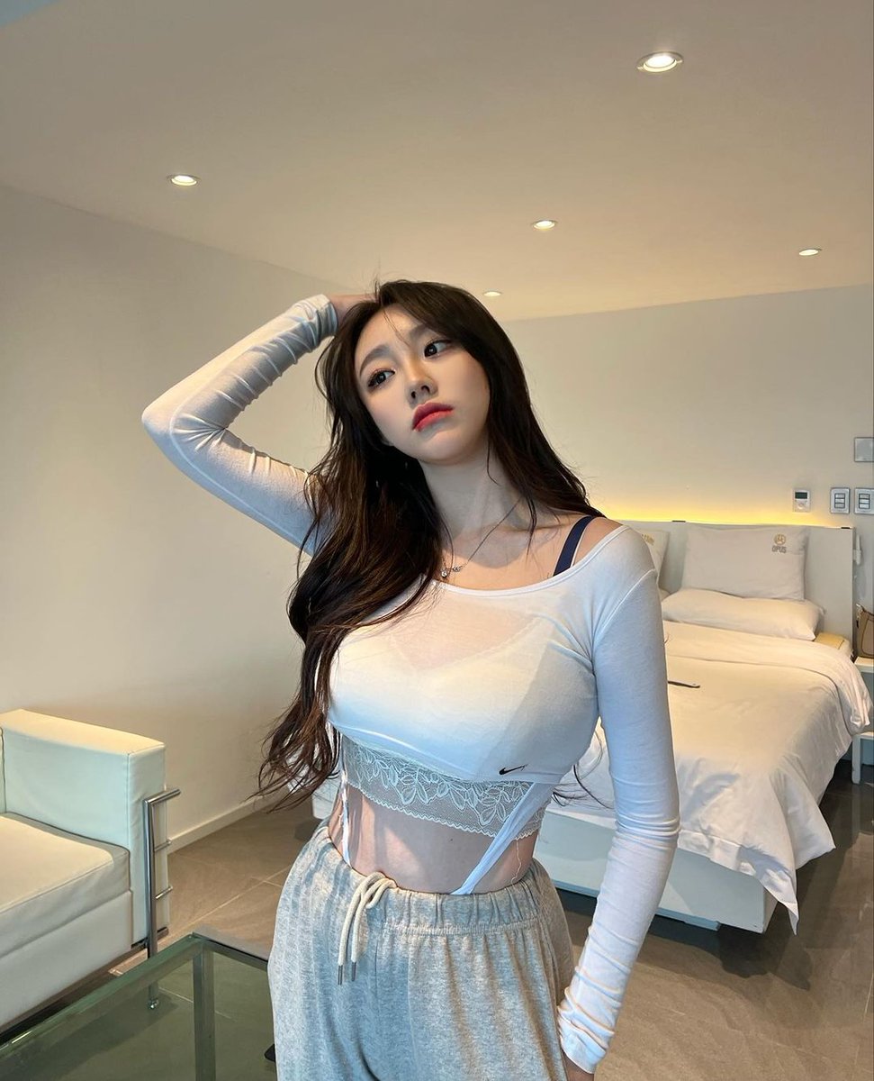 roughmw's tweet image. ️️ 
 ️️ 
 ️️ 

          sunday activity: nothing  

 ️️ 
 ️️