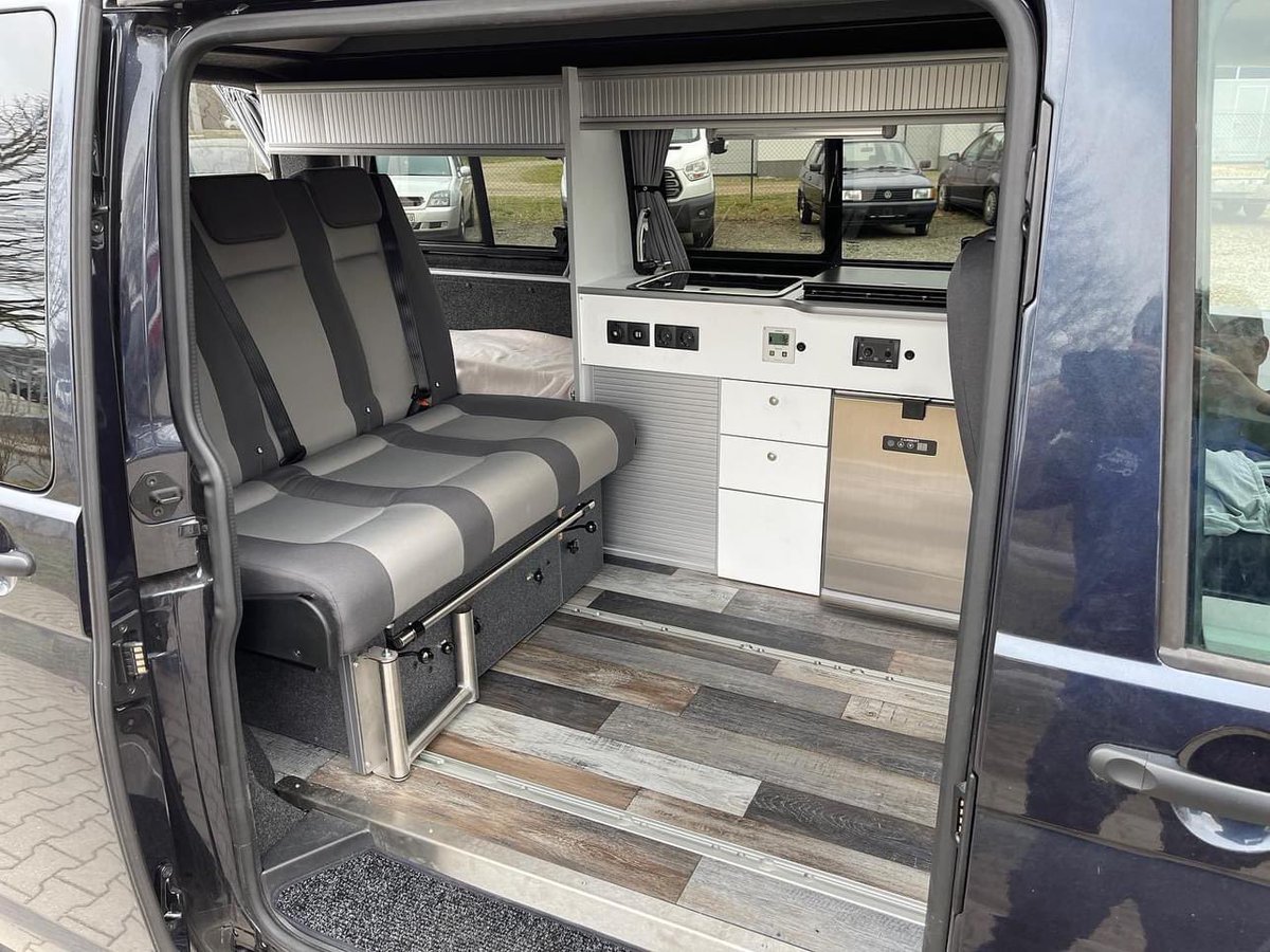 ActionCampervan's tweet photo. Wir präsentieren zu unseren 20 jährigen Firmenbestehen den Car Klinik Action Camp Future Ausbau für den Langen oder kurzen Radstand VW T6.1 
 #campervan #camperausbau #camperlife #camperliebe #vanausbau #vw #aufstelldach #vw #vwt6camper #vwt6 #vwt6campervan https://t.co/25cMv7M3hE