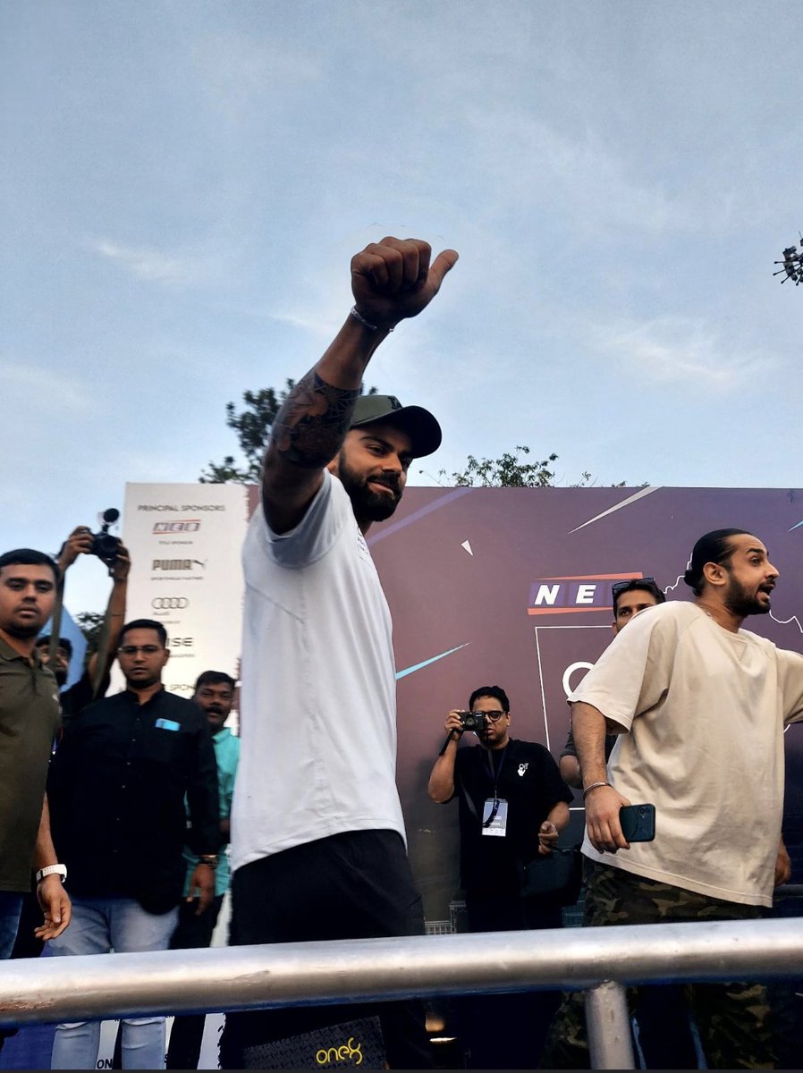 CA_PathakJI's tweet photo. Fantastic morning 10K run at #One8Run #Bengaluru. Once again loved and hated the rolling terrain of Nice Road.  Indeed a great initiative by @imVkohli and @one8world organising the Run. Looking forward to more such #Running events. https://t.co/q1mY74uvEg