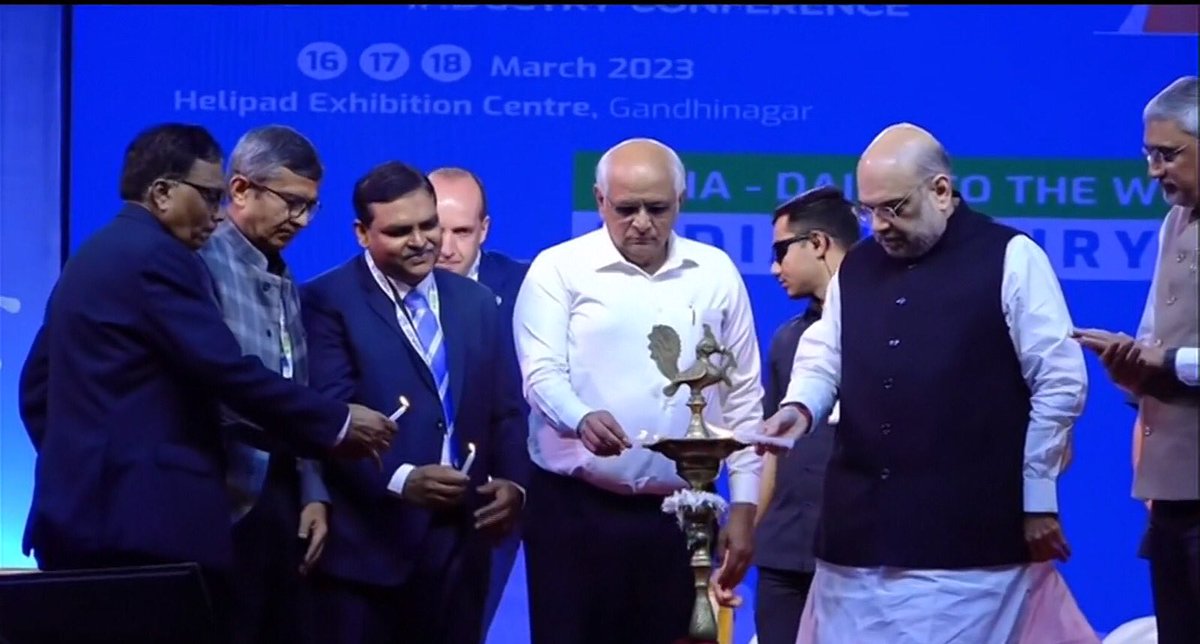 Vkcoe_irma's tweet photo. The Hon'ble Minister of  Home Affairs and Cooperation - Shri Amit Shah inaugurated the Indian Dairy Summit 2023 on 18 March in the presence of Shri Bhupendra Patel, the Chief Minister of Gujarat and Shri Jagdish Vishwakarma, Minister of Co-operation, Govt. of Gujarat. at 
DIC https://t.co/tJ0xRM9o22