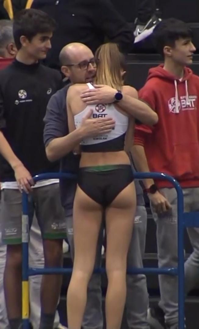 atletismobat's tweet photo. Boooom!! Naia Llorente plata en cto. España sub16 en Altura con 1m72📢🙌. Mejora 8 centímetros su marca y bate record de Euskadi! Impresionante y muy emocionante. ZORIONAK Naia!! @HondarribiaUdal @Irun_informa @GipuzkoaKirolak @superamara @kirolaknet @atletismoRFEA @atletismogaf https://t.co/hYHbDE1YTM