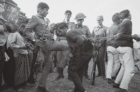 AmyMek's tweet photo. Mar 25, 1971: Dhaka, Bangladesh 

(The Forgotten Genocide)

Pakistani Muslim troops launched a "cleansing" operation against thousands of Hindus: 7000+ Killed

Western leaders and Media willfully ignore the Genocide that occurred - they continue to aid and abet Islamic terrorists https://t.co/fxkzOg2ull