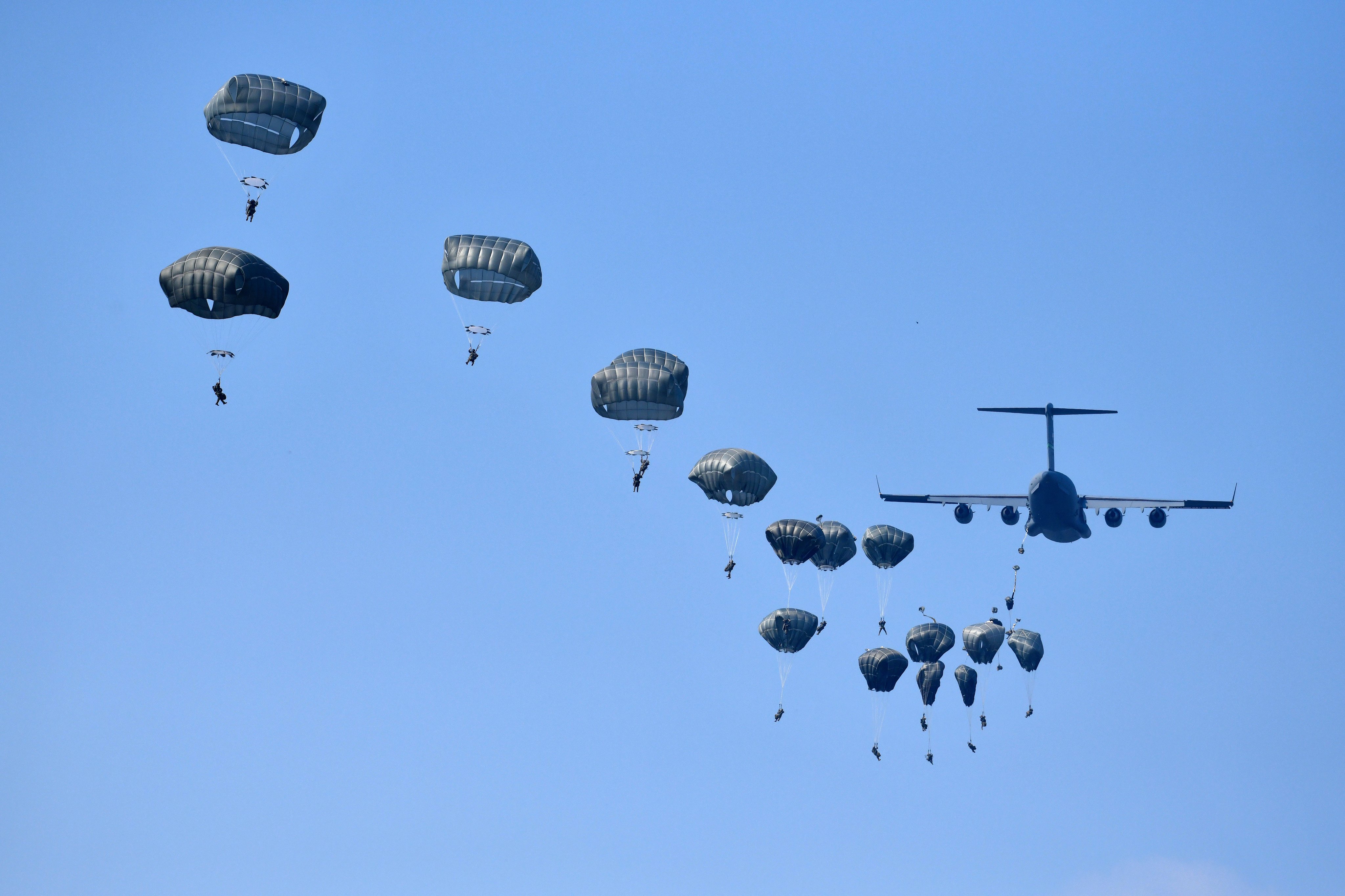 On March 26, 2003, during the 2003 invasion of Iraq, 1,000 paratroopers or “Sky Soldiers” from the 173rd Airborne Brigade jumped into Bashur, Iraq as part of Operation Northern Delay. 20 years later, 2nd Battalion, 503rd Parachute Infantry Regiment “The Rock” commemorated the anniversary of this combat jump by inviting Army and Air Force veterans of the mission to return and drop together again on March 22, 2023 in Aviano, Italy.