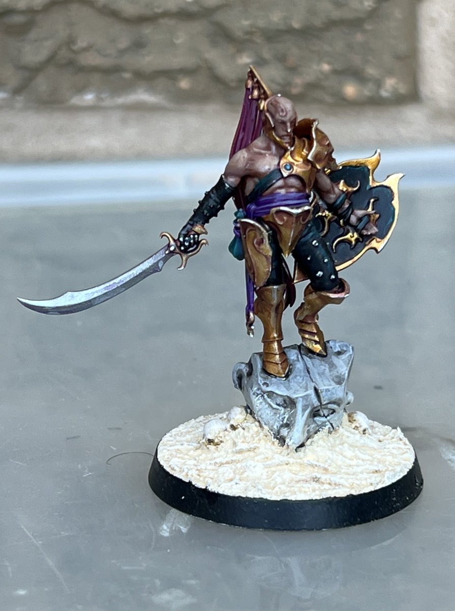 Soulshade_'s tweet photo. And done. Loved painting this. Such a cool “Come at me bro” pose. 

#PaintingWarhammer #WarhammerCommunity #AgeOfSigmar #Slaanesh https://t.co/R58JpX5IS9
