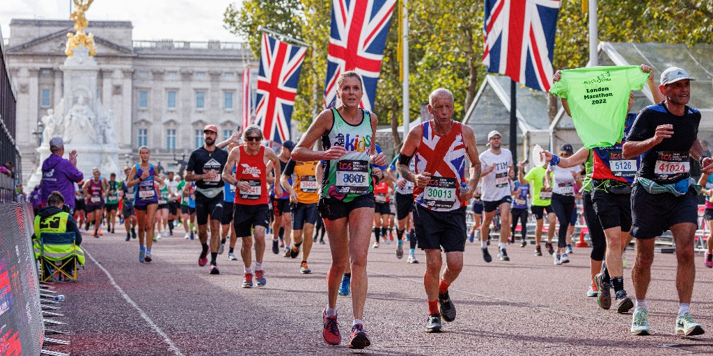 LondonMarathon's tweet photo. In 4 weeks, over 40,000 people's Sunday stroll is going to look quite different 😜 

What are you looking forward to the most? Comment below👇 

 #LondonMarathon https://t.co/uxQ4KwsAmA