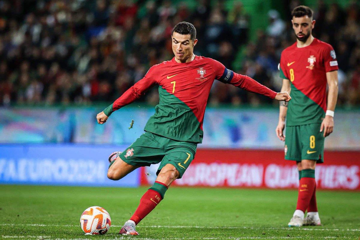 JOUR DE MATCH DU PORTUGAL 💚❤️

JOUR DE MATCH DE CRISTIANO RONALDO 🐐

PORTUGAL - LUXEMBOURG CE SOIR LET'S GOOOO🔥🔥🔥🔥🔥