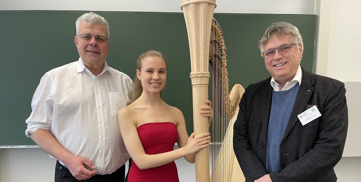 HoeppnerKV's tweet photo. #KulturelleVielfaltLive=#JugendMusiziert:Liebe+Leidenschaft f.d. Musik,Begegnung+Wettbewerb-Herzlichen Glückwunsch Wolfgang Graef,Andreas Burger u. Team f. inspirierenden Landeswettbewerb #Bayern i. wunderschönen #Passau    @UniPassau @StMWK_Bayern @DMusikrat #Musikrat @Sparkasse https://t.co/YSNthWJugr