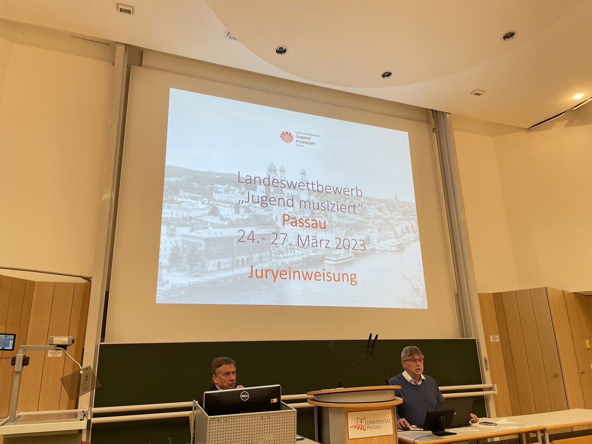 HoeppnerKV's tweet photo. #KulturelleVielfaltLive=#JugendMusiziert:Liebe+Leidenschaft f.d. Musik,Begegnung+Wettbewerb-Herzlichen Glückwunsch Wolfgang Graef,Andreas Burger u. Team f. inspirierenden Landeswettbewerb #Bayern i. wunderschönen #Passau    @UniPassau @StMWK_Bayern @DMusikrat #Musikrat @Sparkasse https://t.co/YSNthWJugr