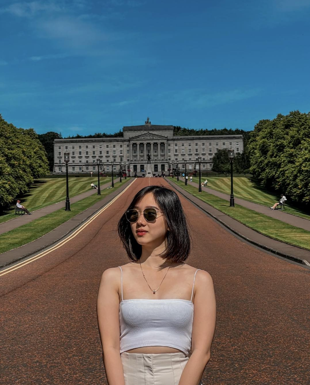 HeatherReese96's tweet photo. suns out, but no buns out 🌤🌻🐝✨

#JessInTheUK #GetLostWithJess #belfast #belfastcity #belfastireland #explorebelfast https://t.co/K7seo2Soig