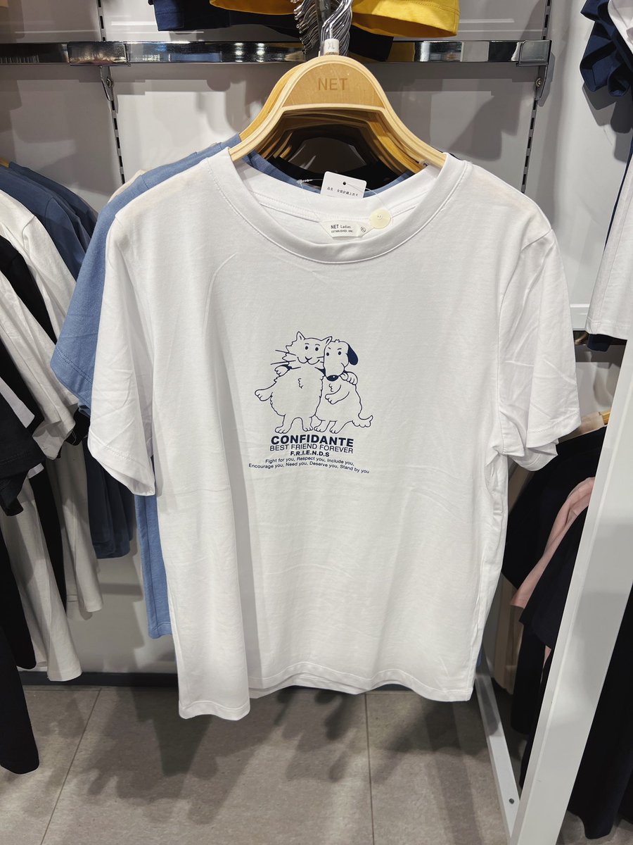 debbiefongdraws's tweet photo. I’m in Taiwan but my luggage got put on a later flight and I have no clothes so I guess I have to buy this shirt https://t.co/F1yGwvpSol